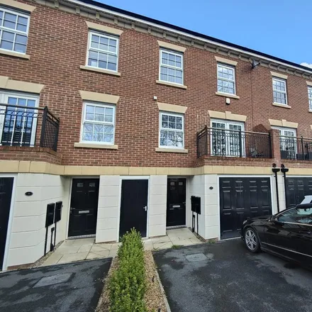 Rent this 4 bed townhouse on 1 College Grove Road in Newton Hill, WF1 3RL