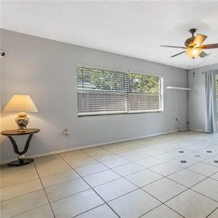 Image 6 - 516 Betsy Ross Terrace, Orlando, FL 32809, USA - House for sale
