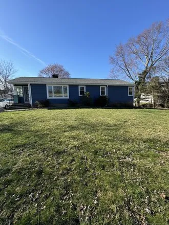 Buy this 4 bed house on 15 Rebecca Street in Trumbull, CT 06611
