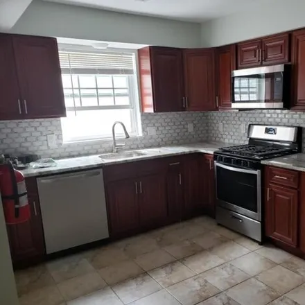 Image 2 - 153 Woodlawn Ave Unit 2, Jersey City, New Jersey, 07305 - House for rent
