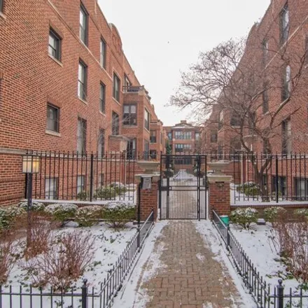 Rent this 2 bed house on 737-747 West Cornelia Avenue in Chicago, IL 60657