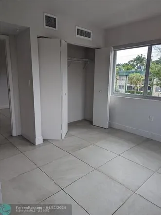 Image 2 - 13150 Memorial Highway, North Miami, FL 33161, USA - Apartment for rent