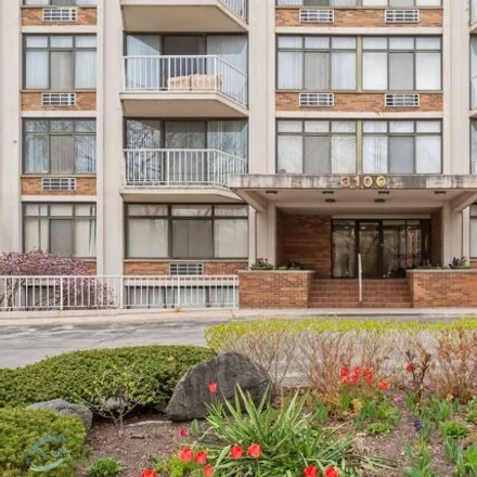 Buy this 2 bed condo on 3100 South Doctor Martin Luther King Junior Drive in Chicago, IL 60616