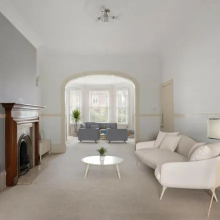 Image 5 - Queen's Gardens, London, W5 1SE, United Kingdom - House for sale