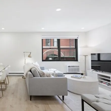 Image 3 - 638 Washington Street, New York, NY 10014, USA - Apartment for rent