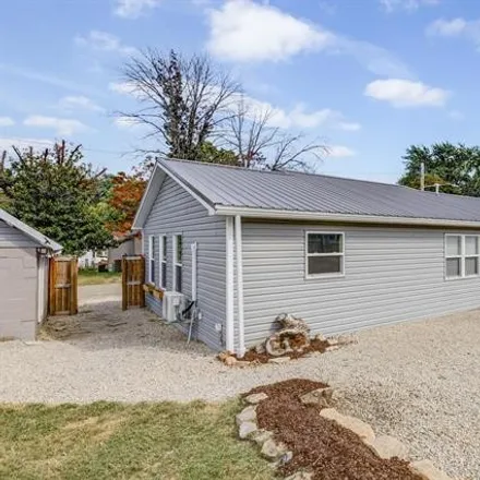 Image 3 - 1300 Center Street, Bismarck, MO 63624, USA - House for sale