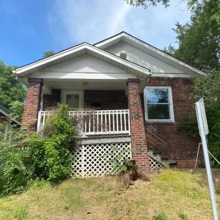 Buy this 3 bed house on 2027 Yale Avenue in Maplewood, Saint Louis County