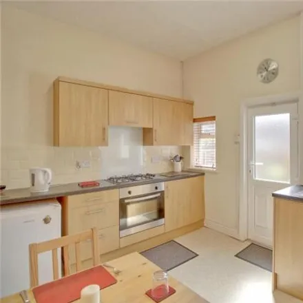 Image 5 - 24 Springfield Mount, Farsley, LS18 5DP, United Kingdom - Townhouse for sale