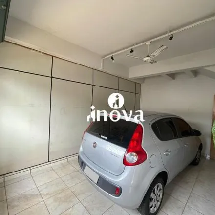 Buy this 5 bed house on Avenida Barão do Rio Branco in Vila Raquel, Uberaba - MG