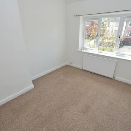 Image 3 - Frecheville Library, Smalldale Road, Sheffield, S12 4YD, United Kingdom - Townhouse for rent