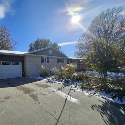 Buy this 4 bed house on 1575 Beverly Boulevard in Gering, NE 69341