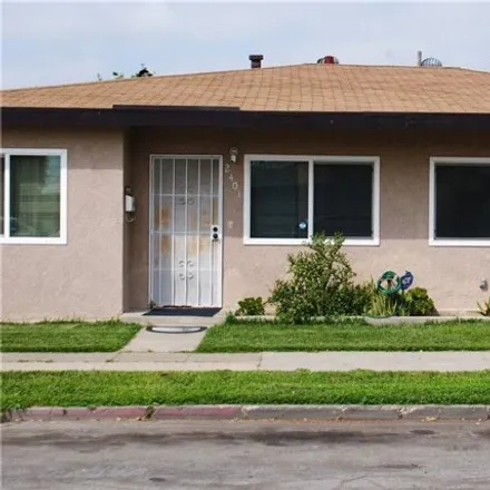 Image 2 - 2409 Hayes Avenue, Long Beach, CA 90810, USA - House for sale