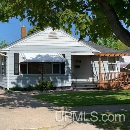 Buy this 2 bed house on 508 South 18th Street in Escanaba, MI 49829
