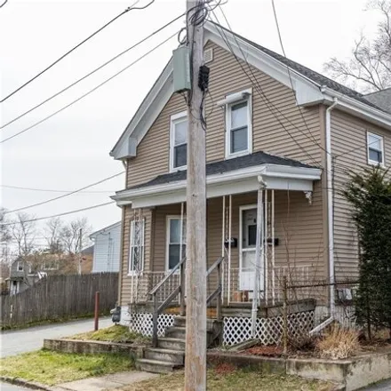 Image 3 - 4 Cleveland Avenue, Cranston, RI 02920, USA - House for sale