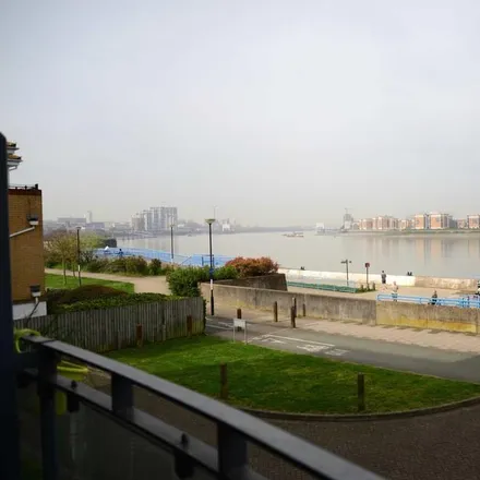 Rent this 2 bed apartment on Tideslea Path in London, SE28 0LU