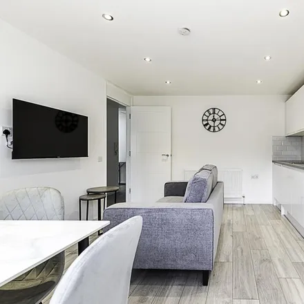 Image 6 - Blackstock Mews, London, N4 2BT, United Kingdom - Apartment for rent