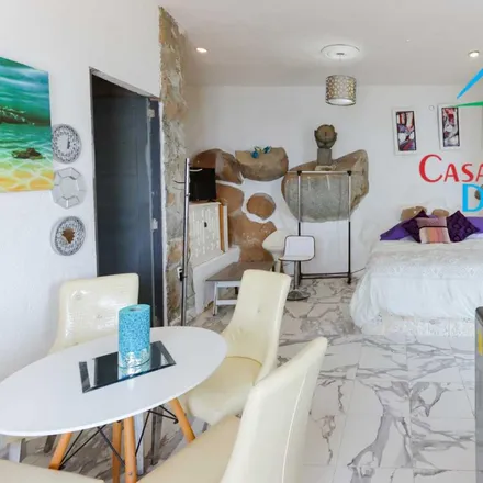 Rent this 4 bed house on Privada Galeón in Brisas del Marqués, 39300 Acapulco