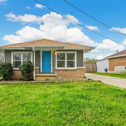Rent this 2 bed house on 412 North Dallas Street in Pilot Point, TX 76258