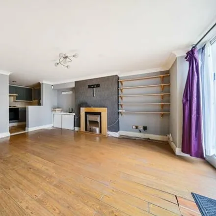 Image 2 - 5 Dagmar Mews, Auckland Road East, Portsmouth, PO5 2HD, United Kingdom - Apartment for sale