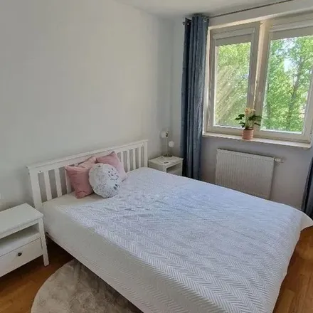 Rent this 3 bed apartment on Zielone Zacisze C in Świętego Wincentego 114, 03-291 Warsaw
