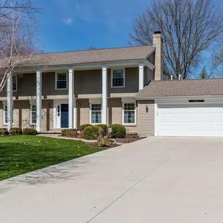 Buy this 4 bed house on 2633 Austin Place in Beloit, WI 53511