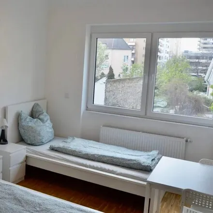 Rent this 4 bed apartment on 67063 Ludwigshafen am Rhein