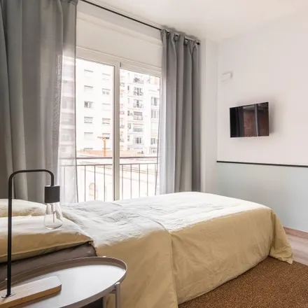Rent this 5 bed room on Carrer del Consell de Cent in 207, 08001 Barcelona