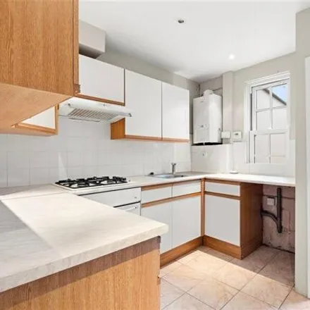 Image 3 - 176 Wulfstan Street, London, W12 0AA, United Kingdom - Townhouse for sale