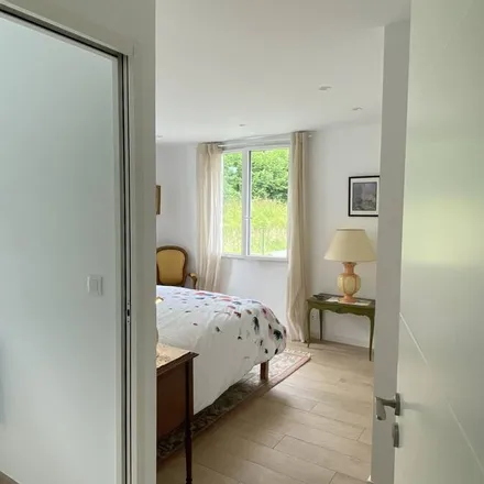Rent this 4 bed house on 64310 Saint-Pée-sur-Nivelle