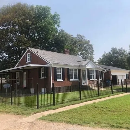 Buy this 3 bed house on 304 West Howard Street in Malden, Dunklin County