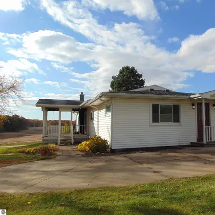 Image 5 - 1744 South Osborn Road, New Haven Township, MI 48889, USA - House for sale