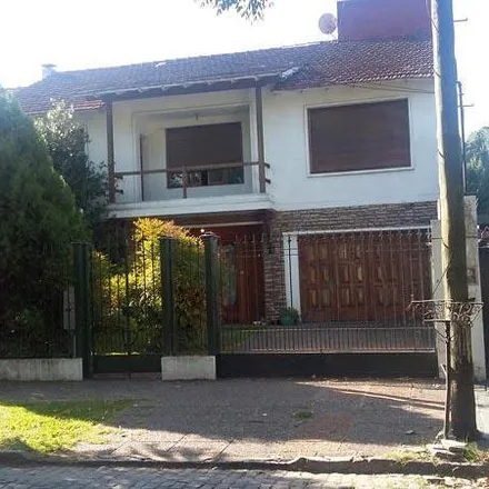 Buy this 6 bed house on Avenida Amenedo 873 in Adrogué, Argentina