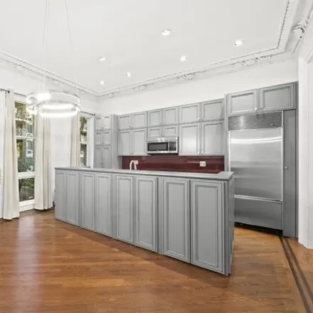 Image 6 - 328 East 30th Street, New York, NY 10016, USA - Townhouse for sale