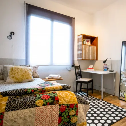 Rent this 3 bed room on Campa Escuelas Uribarri / Uribarriko eskolen landa in 5, 48007 Bilbao