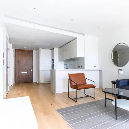 Image 4 - Hampton Tower, 75 Marsh Wall, Canary Wharf, London, E14 9SH, United Kingdom - Apartment for rent