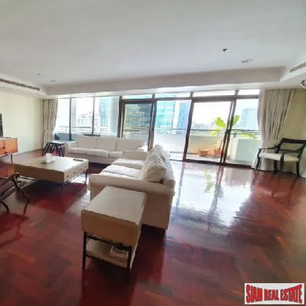 Rent this 3 bed apartment on Soi Sukhumvit 13 in Vadhana District, Bangkok 10330