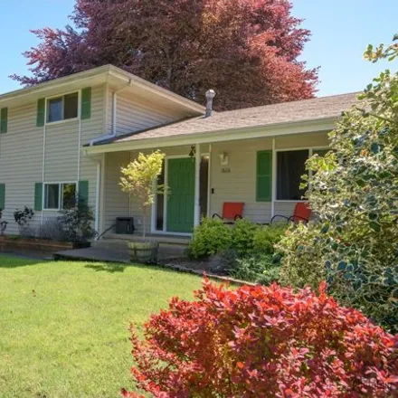 Buy this 5 bed house on 4826 Futura Street in Eugene, OR 97404
