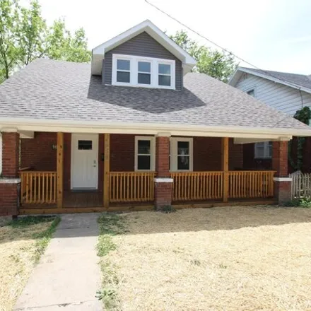 Image 2 - 1627 West McCarty Street, Jefferson City, MO 65109, USA - House for sale