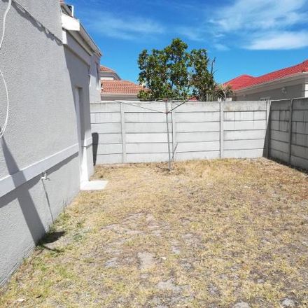 Rent this 3 bed house on unnamed road in Botasig, Western Cape