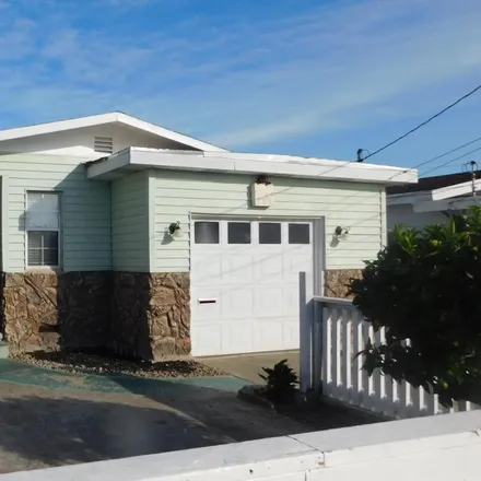Buy this 3 bed house on 524 South 19th Street in Richmond, CA 94804
