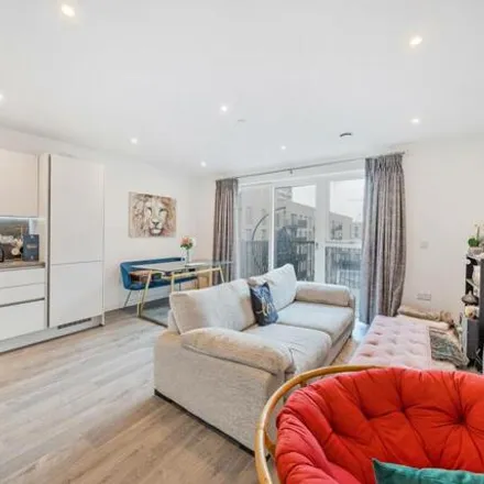 Image 3 - 20 Moorhen Drive, The Hyde, London, NW9 7FF, United Kingdom - Apartment for sale