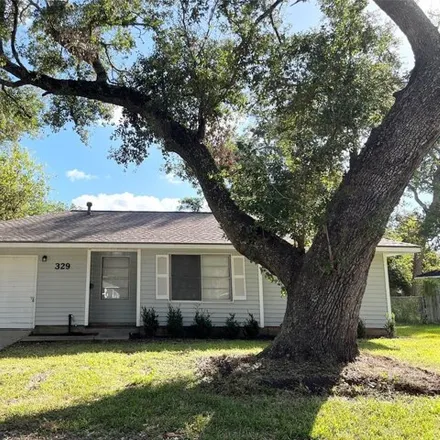 Rent this 3 bed house on 329 Cypress St in Lake Jackson, Texas