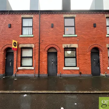 Rent this 2 bed townhouse on Laburnum Street in Salford, M6 5LZ