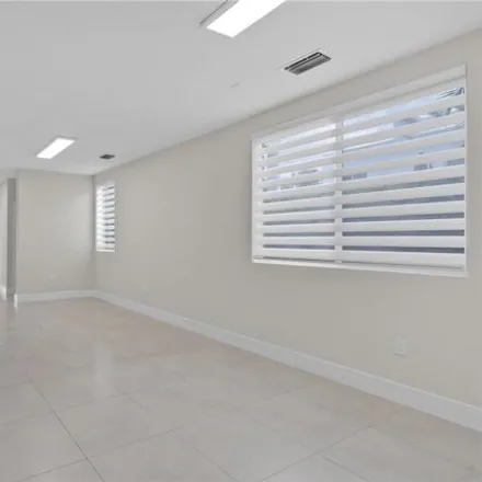 Image 5 - 6830 Northwest 103rd Avenue, Doral, FL 33178, USA - House for rent