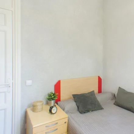 Rent this 5 bed room on Paseo de Santa María de la Cabeza in 2, 28045 Madrid