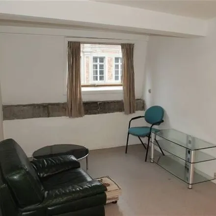 Rent this 2 bed apartment on Snipes in Rue de Fer 14, 5000 Namur