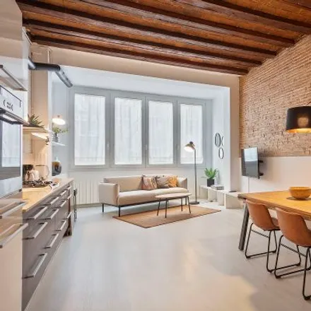 Rent this 4 bed apartment on Carrer d'en Grassot in 35, 08001 Barcelona