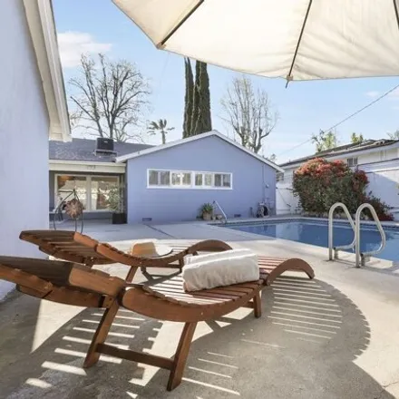 Image 3 - 13175 Aetna Street, Los Angeles, CA 91401, USA - House for sale