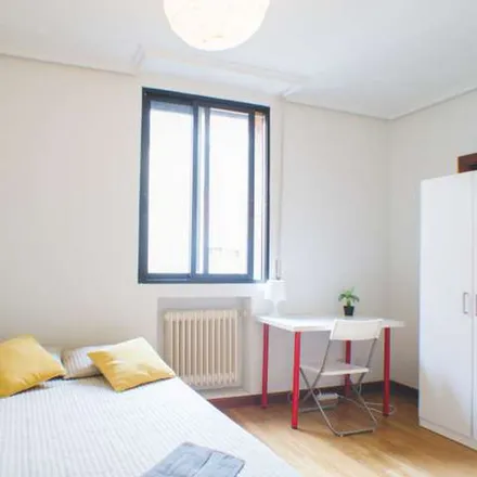 Rent this 7 bed apartment on Madrid in Calle de Tenerife, 18