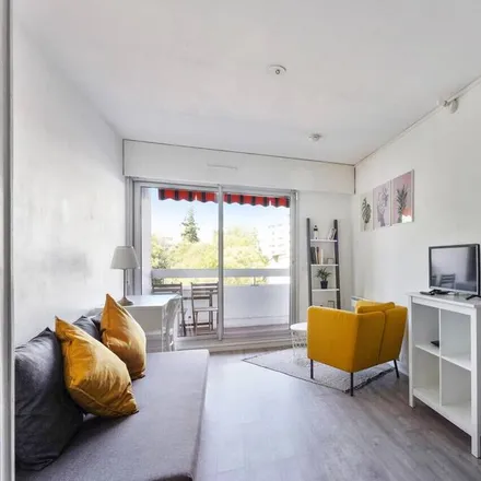 Rent this studio apartment on 13008 Marseille